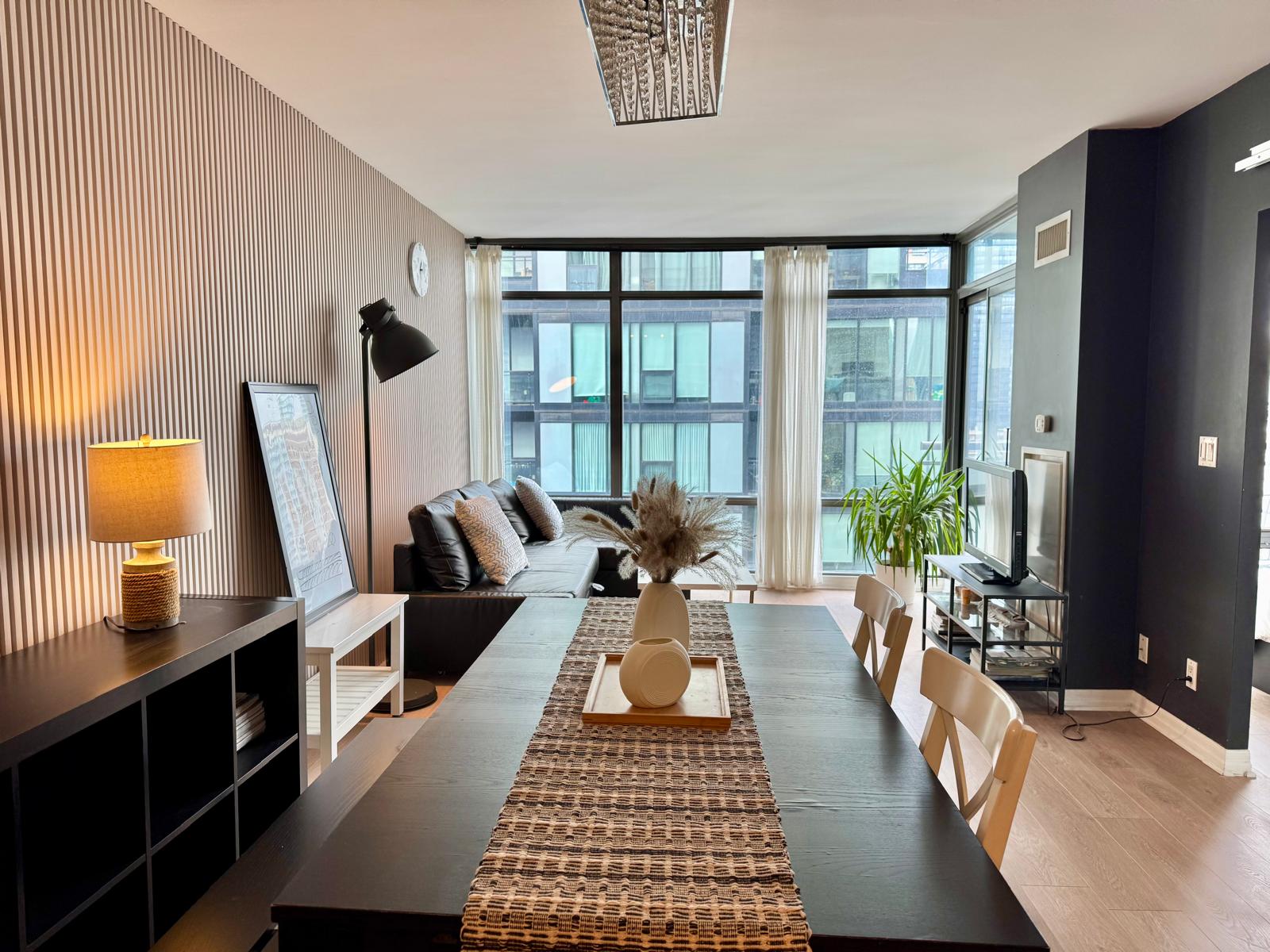 22 Wellesley St E · Modern 1BR City View